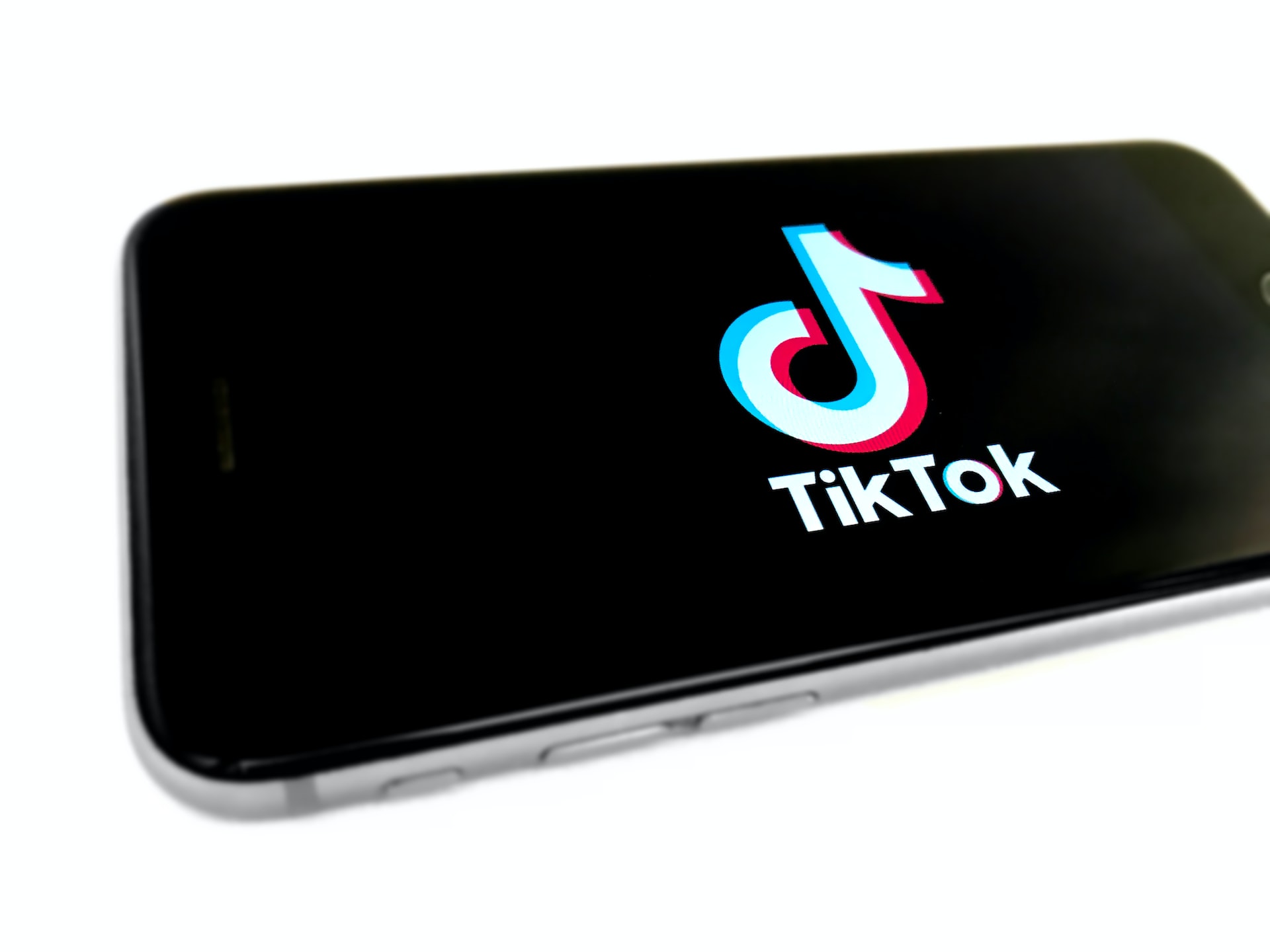 Read more about the article The ‘Nobody’s Gonna Know’ TikTok Audio, Explained